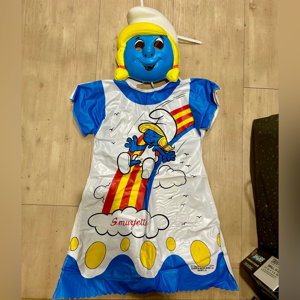 Vintage smurfette costume